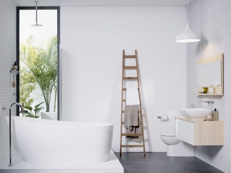 vonios kambarys-saugykla-medinės-deko-natūralios kopėčios