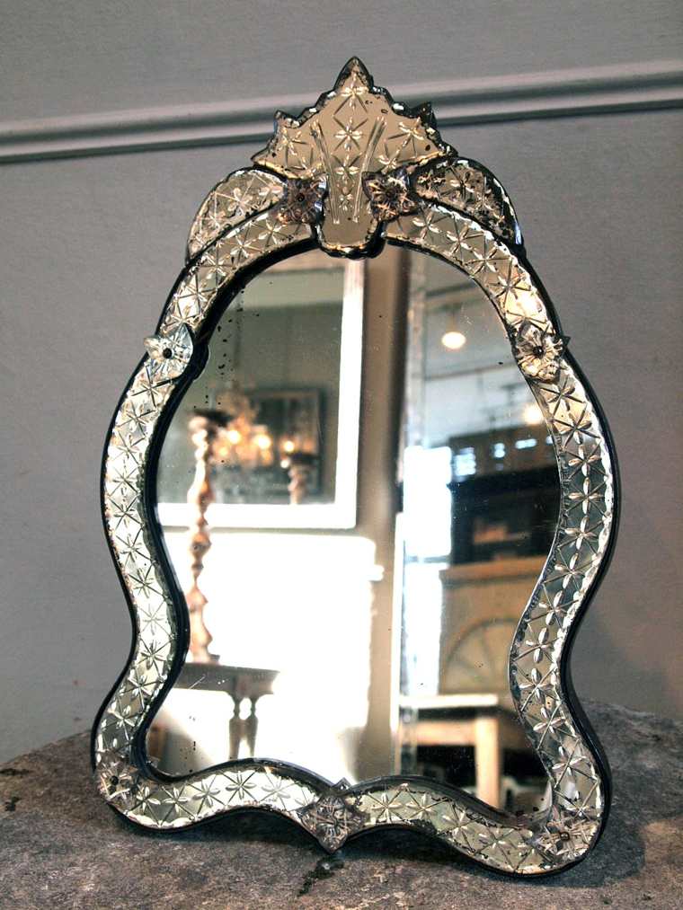 mažas prabangus senas Venecijos veidrodis