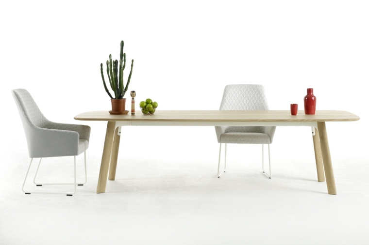 Trpezarijski stol s drvenim namještajem suvremenog dizajna
