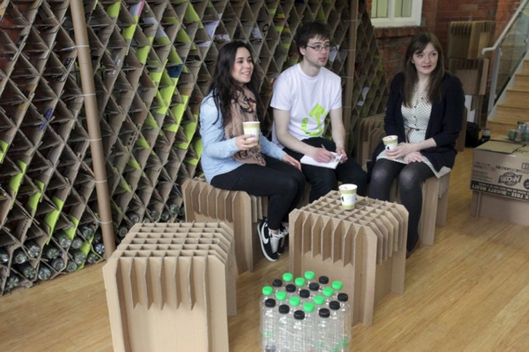 kartonski stol plastična boca stolica napraviti kartonski namještaj kartonska komoda