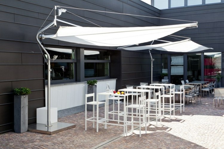 praktični suvremeni suncobran Corradi Outdoor Living Space