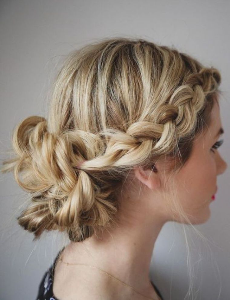 modello updo matrimonio capelli biondi