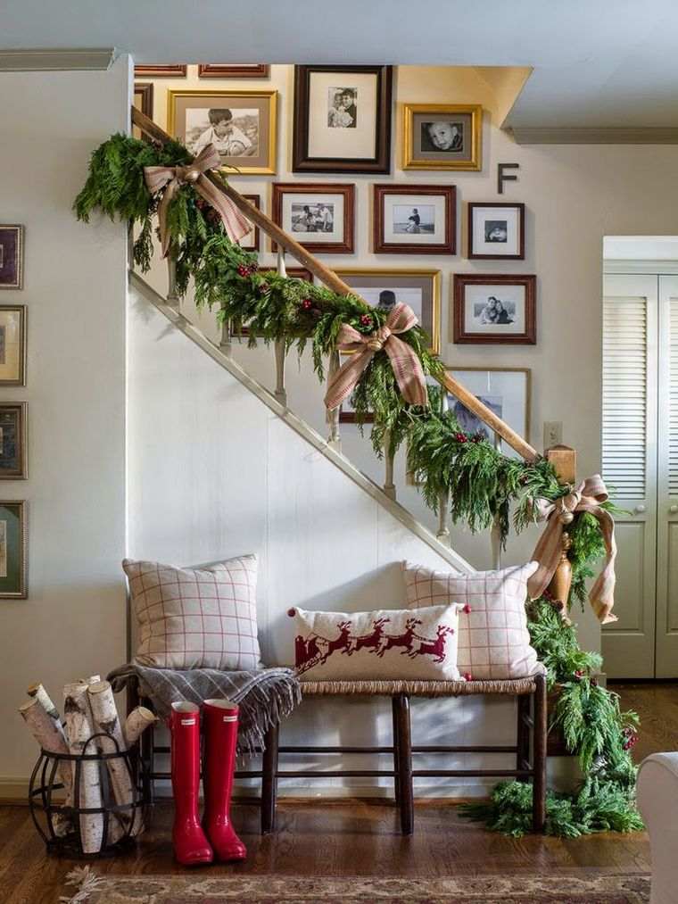 Božićni ukras model stubišta vijenac kućni ulaz