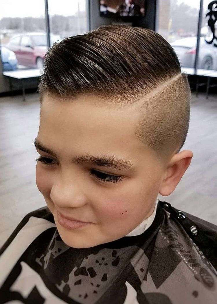 短い男の子の髪型のアイデア