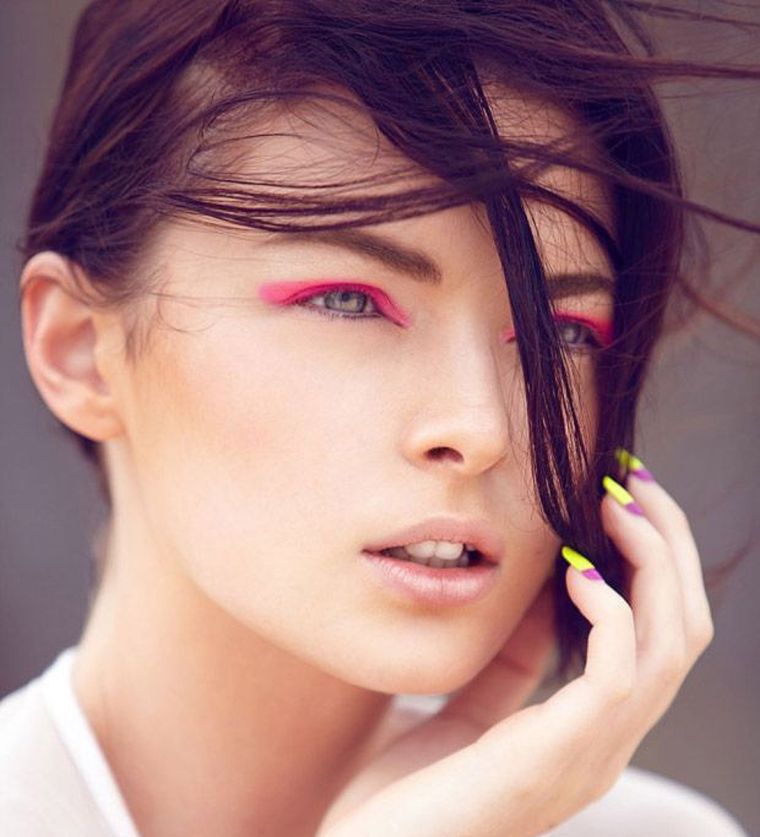 per-truccare-gli-occhi-colore-eyeliner