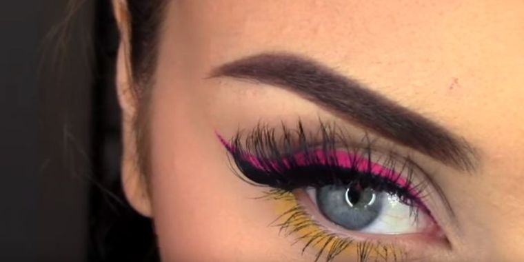 makiažas-akių pieštukas-ryškios spalvos-tendencija-makiažas