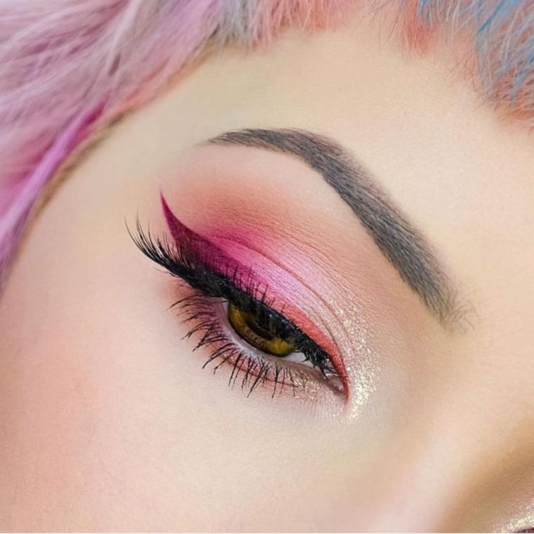 violetinės akių kontūro-tendencijos-akių makiažo idėjos