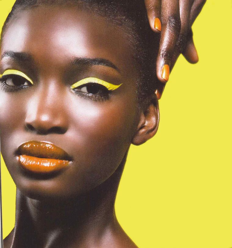 eyeliner-colore-giallo-trucco-tendenze-occhi