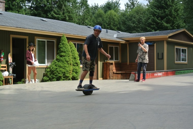 skateboard elettrico a una ruota