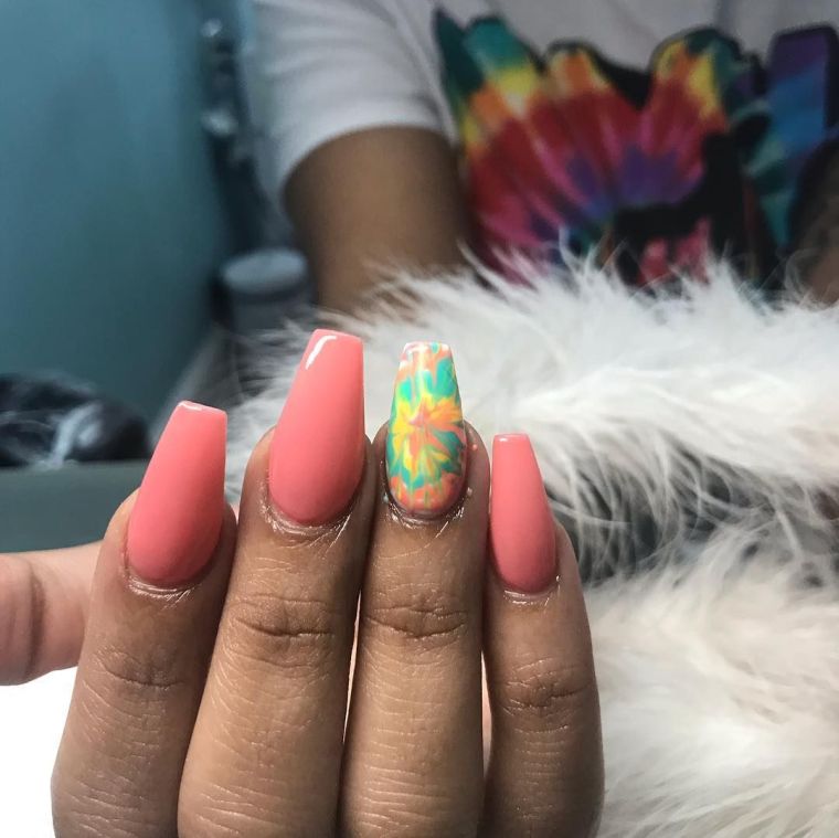 Tie dye nail art pastelne boje