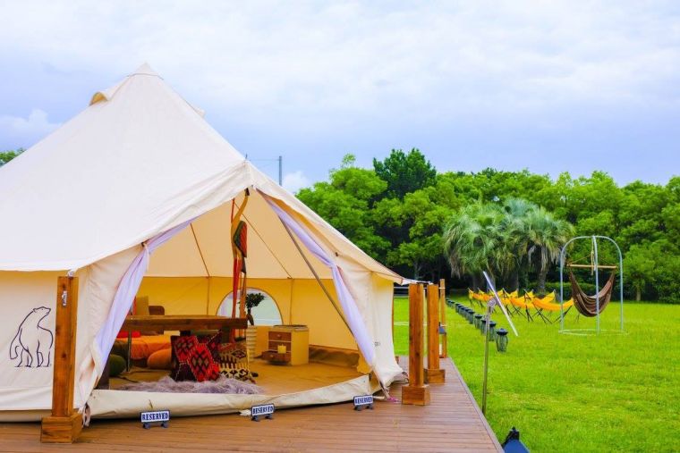 luksuzni kamp-glamur-drveni okvir-šator