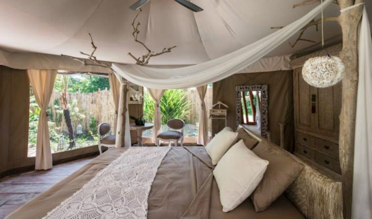 yurt-glam-camping-exterior-garden