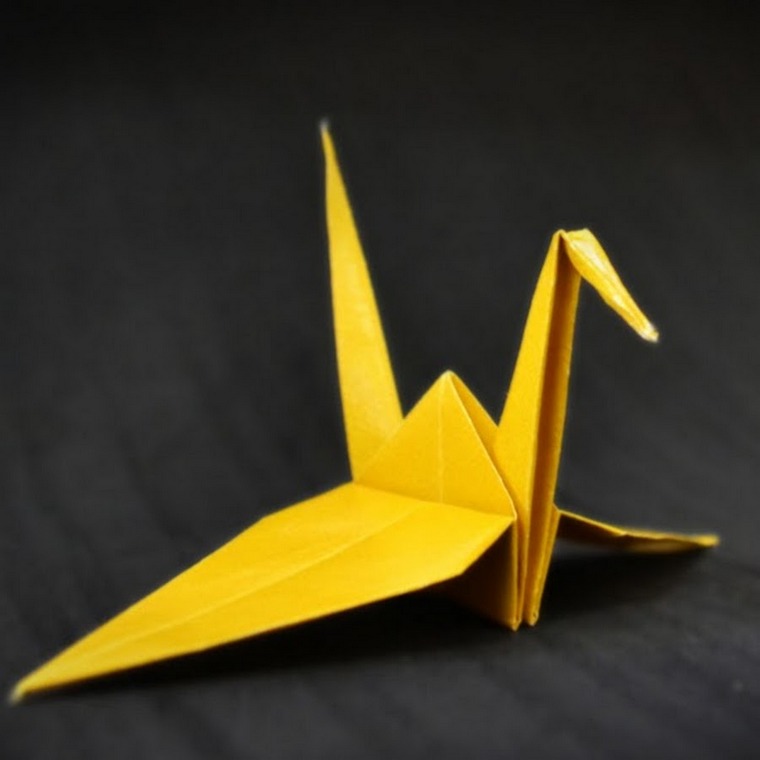 origami-paukštis-geltonas-popierius