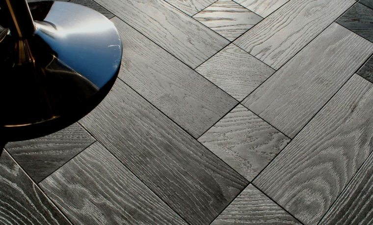 mobili in parquet nero-moderno