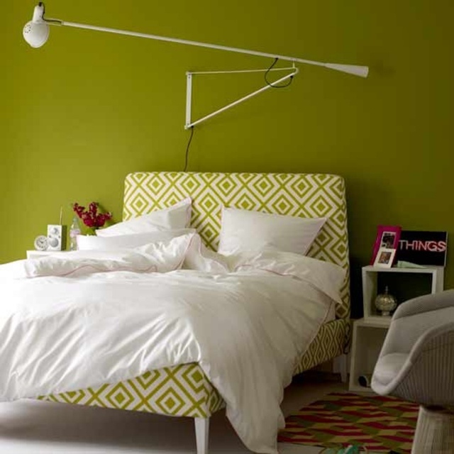 spalva-dažai-suaugusiųjų miegamasis-pistacijos-žalia