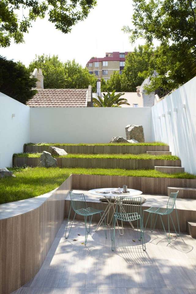 uređenje moderne vrtne terase stijene