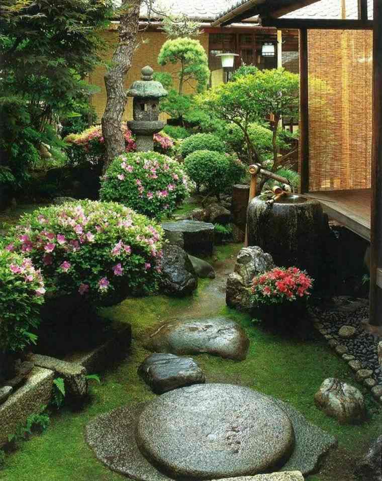 Japoniško stiliaus sodo puošmena