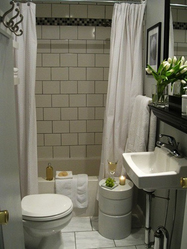 dizaino mažas modernus vonios kambarys juoda balta