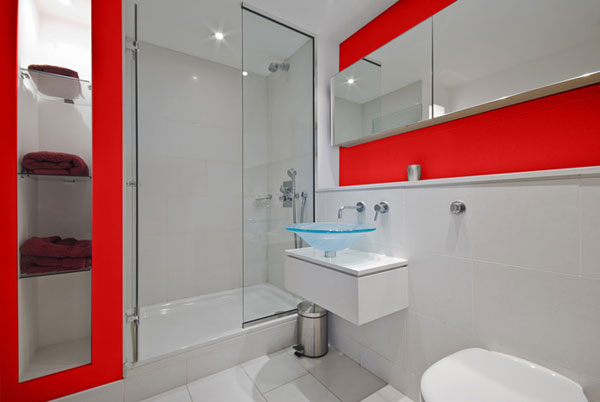 Mažo vonios kambario laikymo dizainas