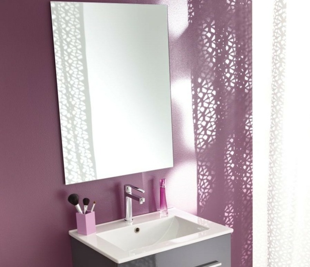 modernios violetinės vonios idėjos maža erdvė mažo buto vonios kambario dekoras ikea castorama modele