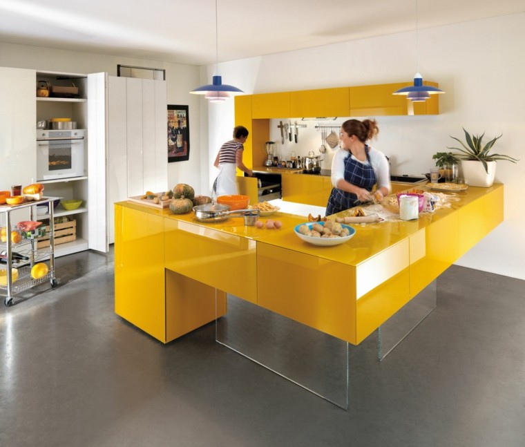 foto moderna della cucina gialla
