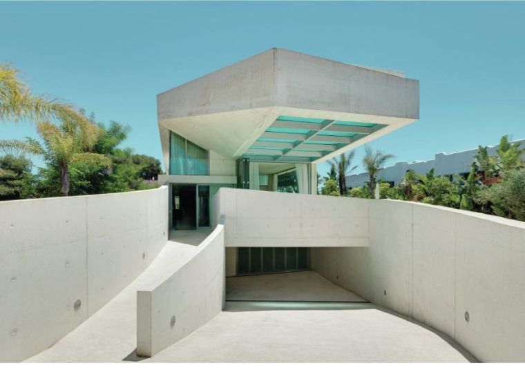 staklena kuća za bazen-ravni krov-dizajn-beton