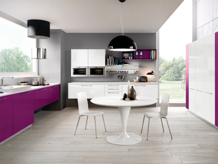 cucina armadio zona pranzo tavolo rotondo bianco viola grigio colore viola base mobili
