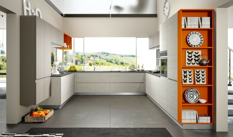 narancssárga konyhaszekrény szürke és fehér festékkel nyitott polc kialakítás