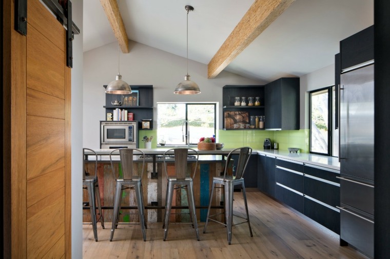 Kuhinjski interijer ideja modernog dizajna otočke drvene stolice