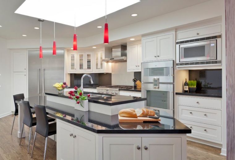 juodo granito-stalviršio-idėjos-virtuvės-interjero dizainas