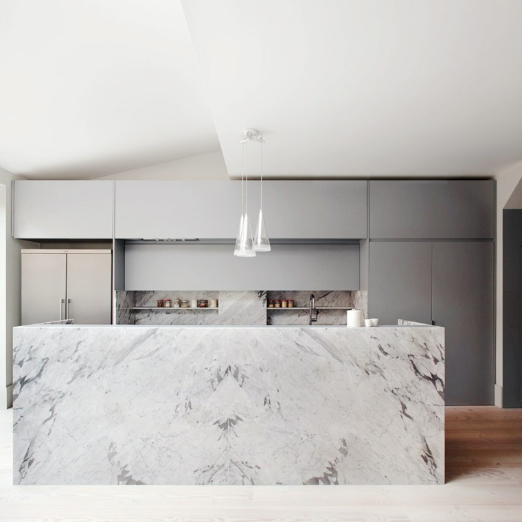 cucina-marmo-grigio-isola-centrale-design-idea-moderna