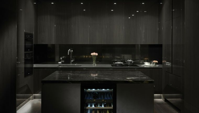moderne-dizajn-kuhinja-crni-granit-radne ploče