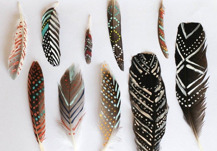 plunksnos deko idėja pasidaryk pats auskarų karoliai sienų dekoras originalus