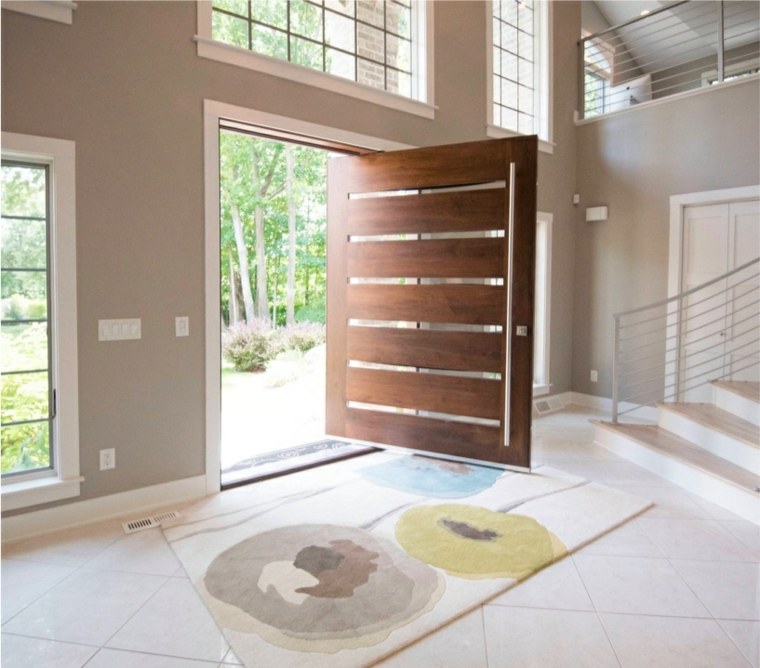Ideja dizajna interijera ulazna vrata drveno staklo prirodno svjetlo