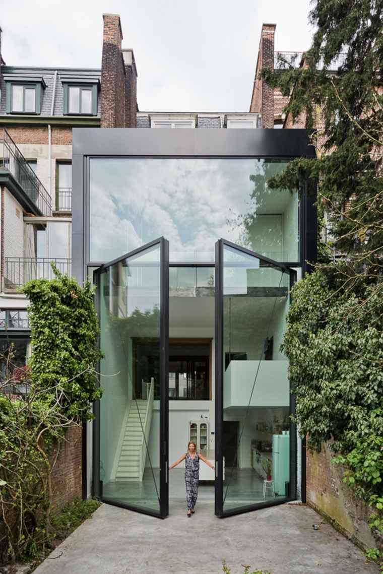 Įėjimo durys - modernaus stiklo dizaino išorinio dizaino idėja