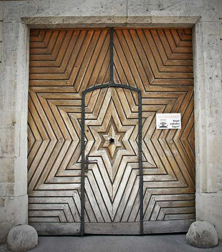 porta d'ingresso in legno idea design moderno paesaggistico esterno