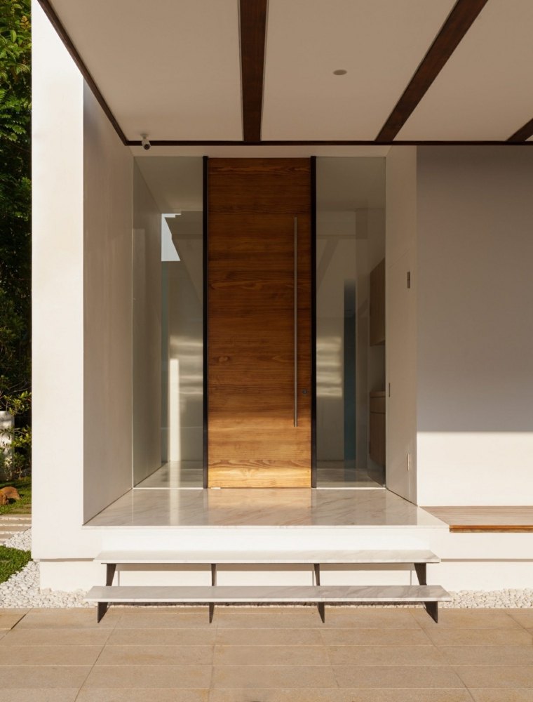 Įėjimo durų medžio dizaino idėja sutvarkyti šiuolaikišką erdvės dizainą