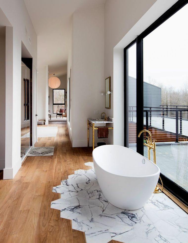 あなたが堅実な木製の浴室の床について知る必要があるすべて