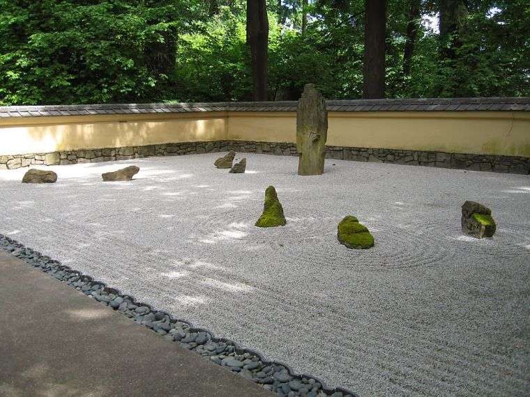 Japán kert kaviccsal