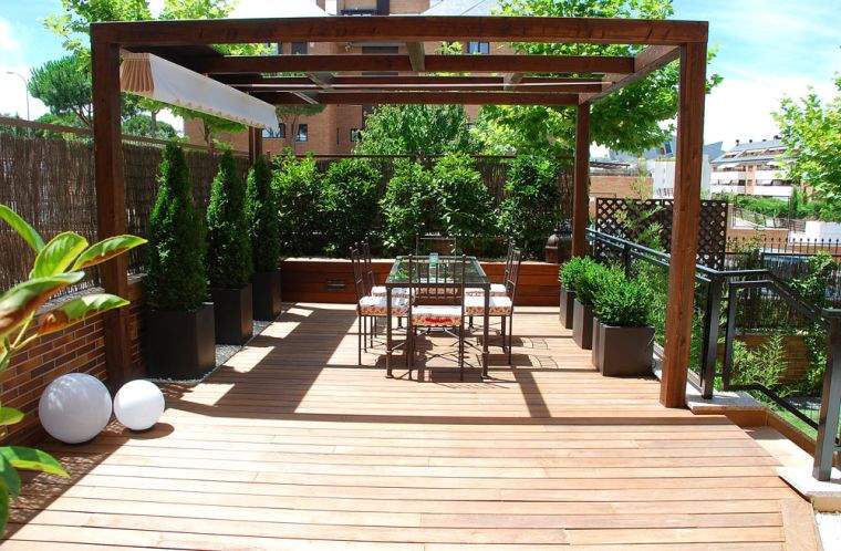 pergola-acciaio-corten-decking-terrazza-legno