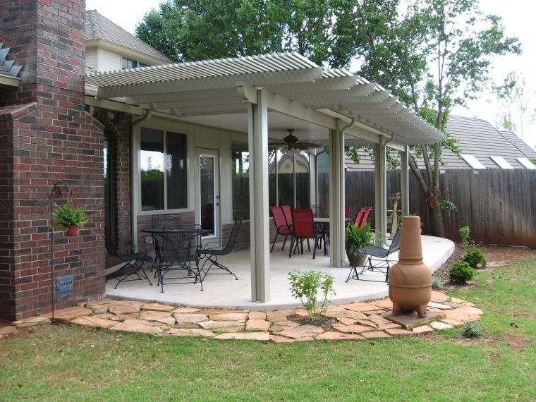 piccola-moderna-pergola-casa-terrazza-bianca