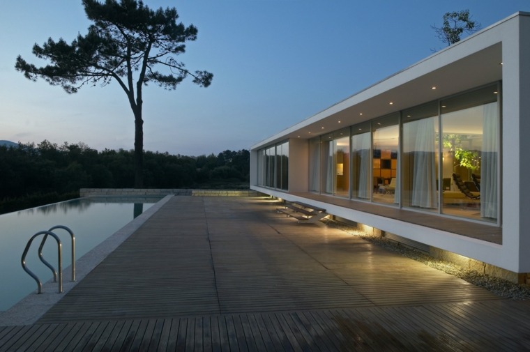 moderna-illuminazione-esterna-wood-deck-pool