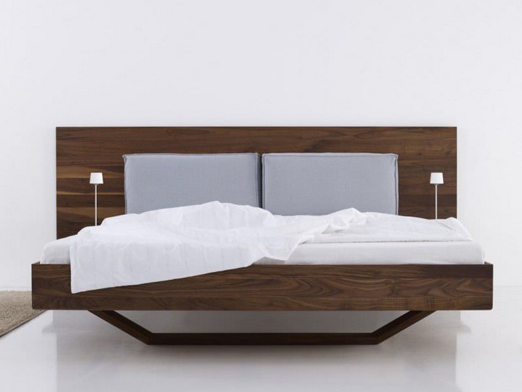 Piedino per lampada di design con struttura in legno idea per interni camera da letto moderna