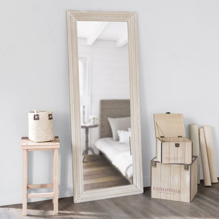 modello di specchio in legno naturale camera da letto design idee di decorazione contemporanea