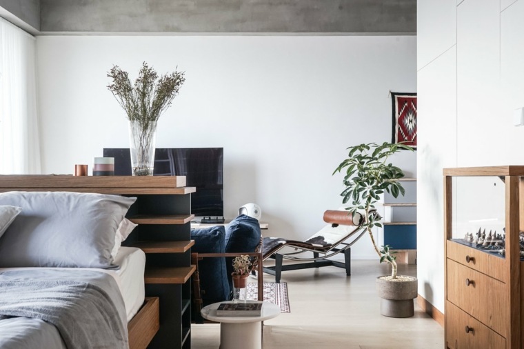 hálószoba ötlet kicsi modern nyitott lakás ágy fa keret ötlet polcok