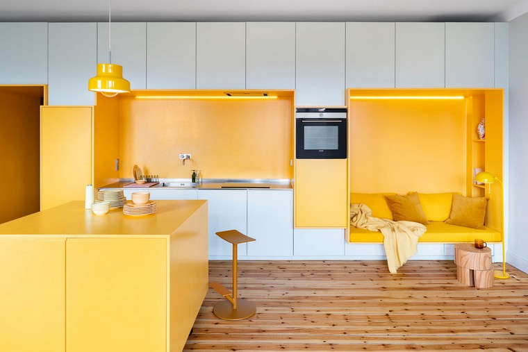 黄色いキッチンのインテリアデザインモダンなキッチンの色を選ぶ