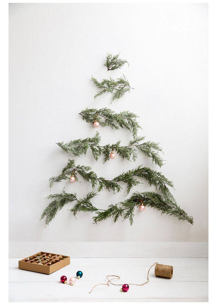 make-christmas-tree-small-space-diy-wall-decoration