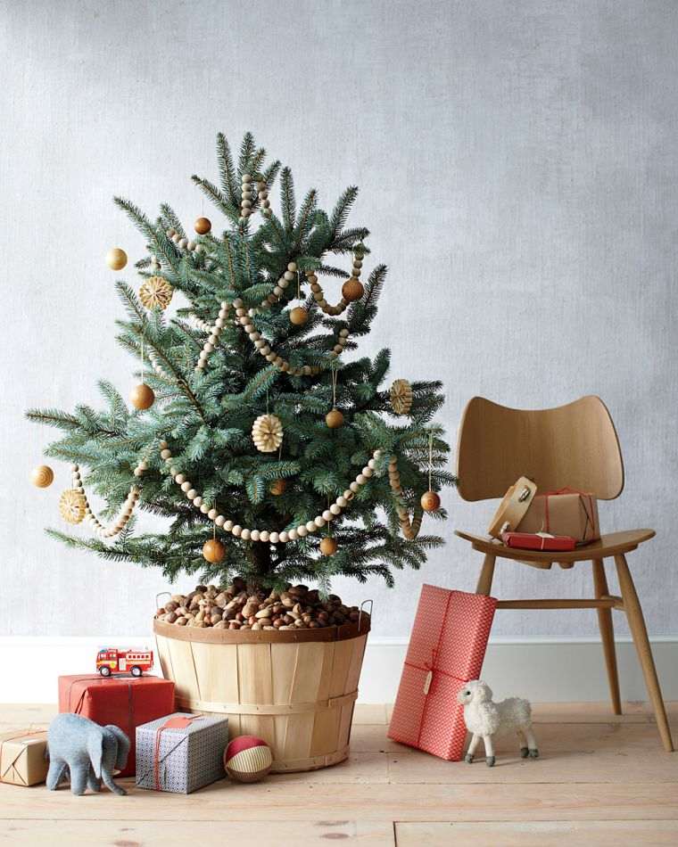 come-decorare-un-piccolo-albero-di-natale-moderno