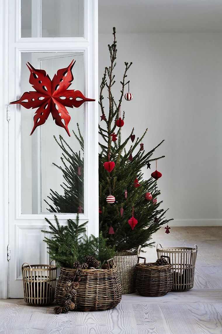 small-christmas-tree-idea-deco-red-green-model