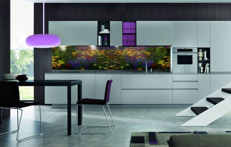 baltos virtuvės skalūno spalvos splashback backsplash dizaino baldai